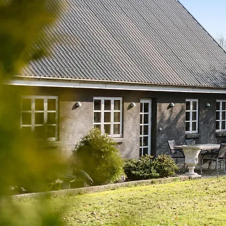 2 Bedroom Amazing In Grindsted