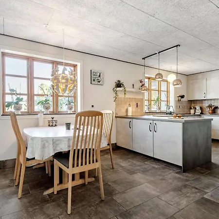 2 Bedroom Amazing In Grindsted