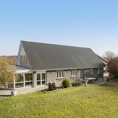 2 Bedroom Amazing In Holiday home Grindsted